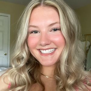 Meet your Posher, Abigail